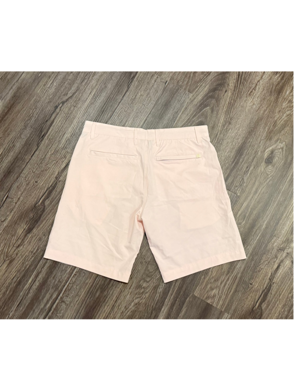 HUDSON & BARROW Men's Lightweight Tech Bermuda Shorts Sz 30 Powder Pink - Picture 7 of 7